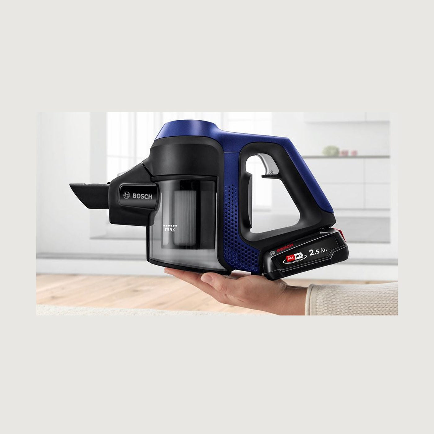 Bosch BBS611MAT – Steelstofzuiger – Accu – Zakloos – 700 W – Blauw – 30 min gebruik