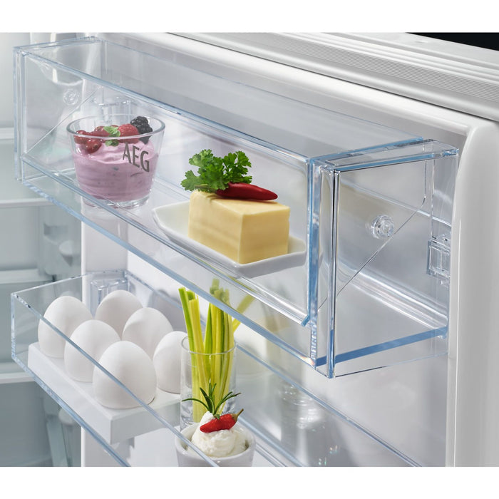 AEG OSC6N181ES – Koel-vriescombinatie – Sleepdeur – 4 sterren vriesvak – 35 dB