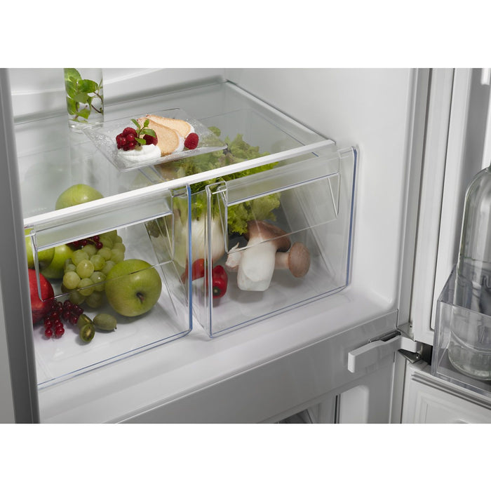 AEG OSC6N181ES – Koel-vriescombinatie – Sleepdeur – 4 sterren vriesvak – 35 dB