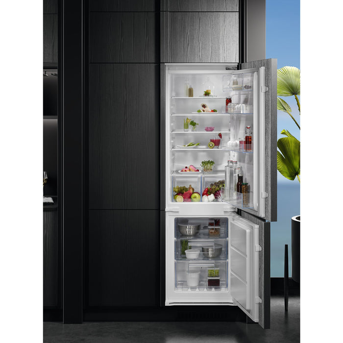 AEG OSC6N181ES – Koel-vriescombinatie – Sleepdeur – 4 sterren vriesvak – 35 dB