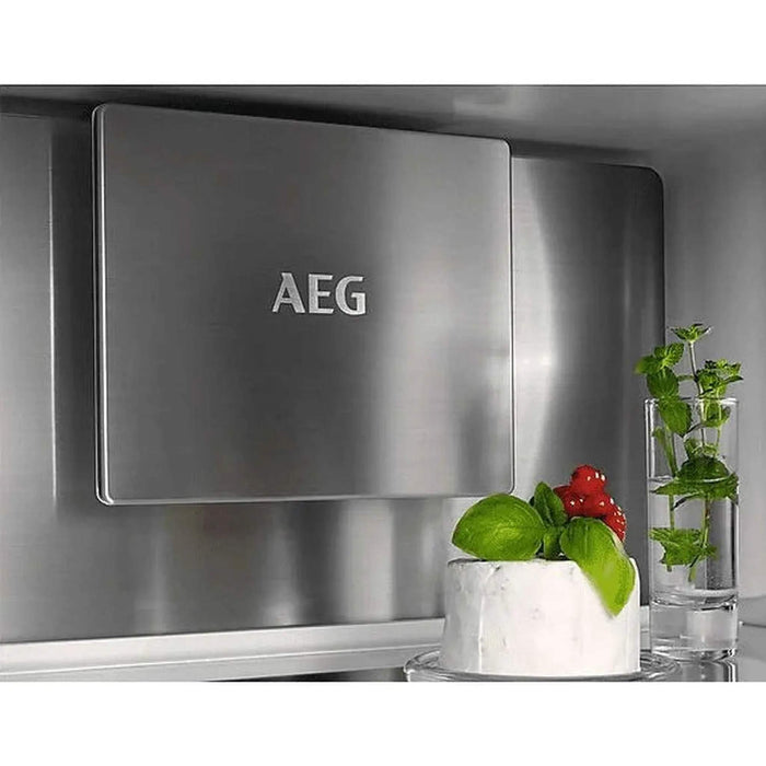 AEG TSC8M181DS - Inbouw Koel-vriescombinatie - No Frost
