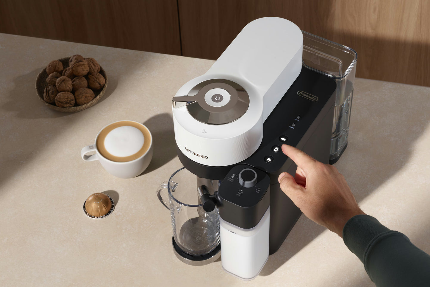 De’Longhi ENV300.W – Koffiemachine – 1450W – 1.8L – Cups & Gemalen Koffie – Melkreservoir – Wit – Volautomatisch
